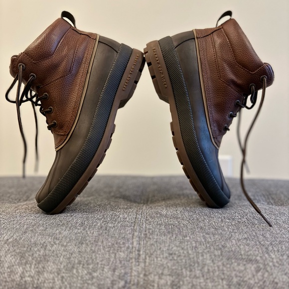 Rugged Outdoor Enthusiast’s Delight: Sperry Top-Sider Duck Boots - Picture 3 of 10